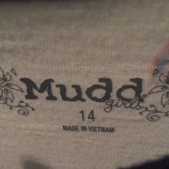 A cute tee! - Picture 2 of 3